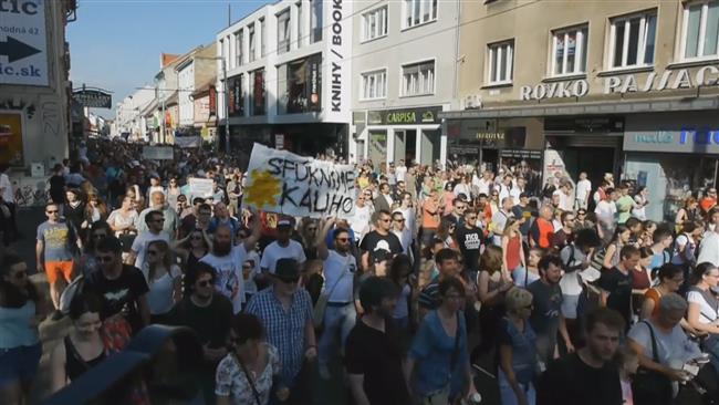 Thousands of Slovaks protest against corruption