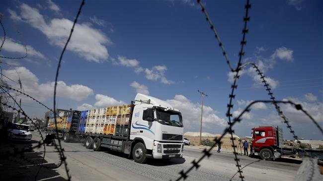 Israeli settlers block entry of goods into Gaza