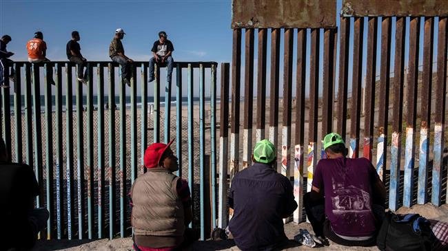 Some Central American migrants arrive at US-Mexico border