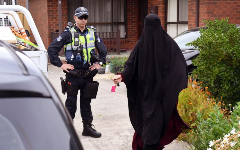 Three arrested over alleged Melbourne terror plot