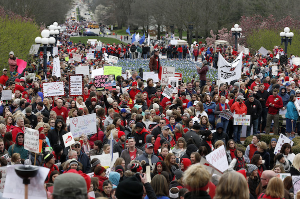 Thousands of teachers march for US school funding