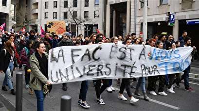 Students add to pressure on Macron amid rail strikes