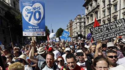 Thousands in London protest privatization of NHS