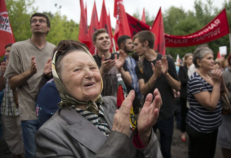 Russians protest retirement age rise