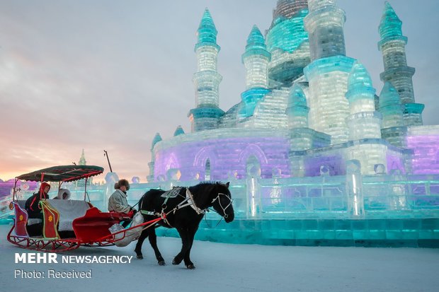 Northern China city hosts world's largest ice festival