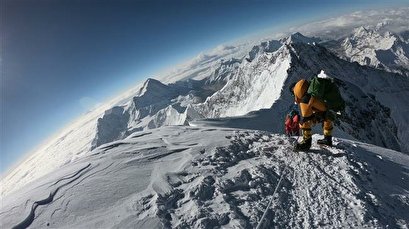 Two more climbers killed amid traffic jam on Everest