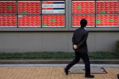 Asia stocks flat, euro holds firm after fragmented Europe vote