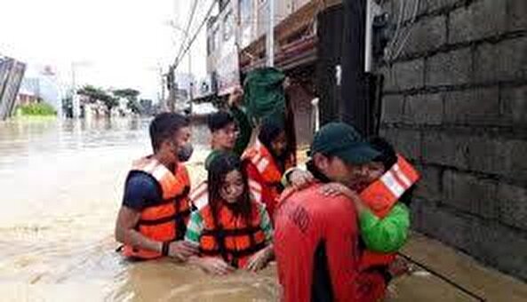 Vietnam braces for Typhoon Vamco, 53 dead in Philippines