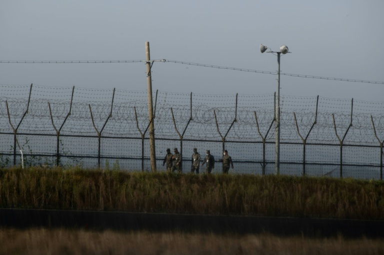 S. Korea Captures a N. Korean after crossing border