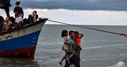 Dozens of persecuted Rohingya refugees feared drowned off Malaysia coast