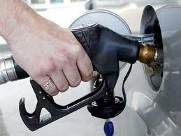 افزایش قیمت بنزین در سال آینده بعید است