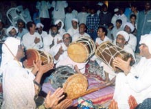 حضور موسیقی سنتی و موسیقی محلی در این دوره