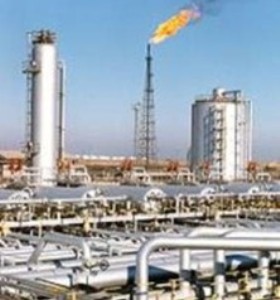 قرارداد چهار میدان نفتی غرب كارون تاشهریورامسال امضا می شود