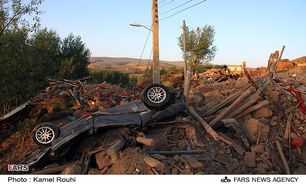كمك های تكاوران تیپ 25 ارتش در پسوه و مردم میاندوآب به زلزله زدگان آذربایجان شرقی