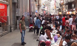 سفره‌های افطار خیابانی، چالش بزرگ و جدید اردوغان