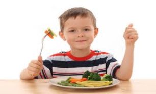 تغذیه مناسب برای کودک دبستانی مان چیست؟