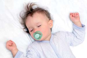 ۲۰ روش ساده برای خواباندن نوزادی که بدخواب شده است