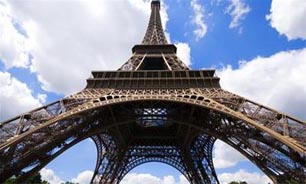 کاهش سه پله‌ای رتبه اعتباری فرانسه