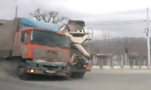 برخورد شدید دو کامیون در "روسیه" + فیلم