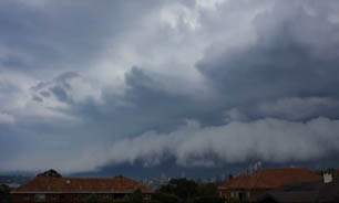 لحظه وقوع توفان شدید در آسمان سیدنی + فیلم
