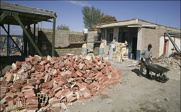 اعتبارات ویژه برای «زلزله‌زدگان آذربایجان شرقی» اختصاص یابد