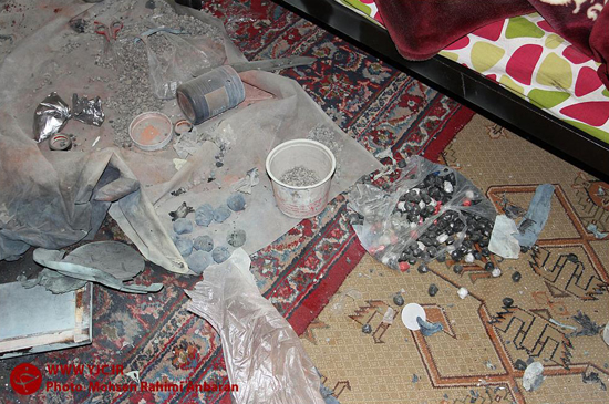 اولین قربانی چهارشنبه سوری در یک قدیمی نابینا شدن/ تیم ویژه نیروی انتظامی بمب‌های دست ساز را خنثی کرد + تصاویر