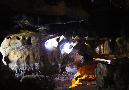 زیباترین غار آهکی ایران
