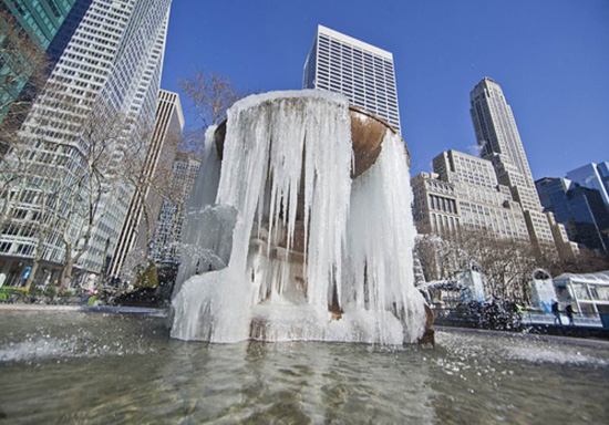 آبنمای معروف پارك برایانت مورد تهدید قندیل‌های یخی + تصاویر