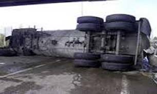 تصادف چهار دستگاه تریلر در محور یزدان آباد به بافق