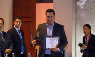 هیسپان تی‌وی، برنده جایزه میكروفون طلایی انجمن ملی گویندگان مكزیك