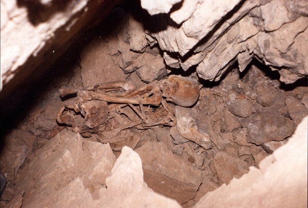قدمت 1400 ساله غار چهل چاه خراسان جنوبی