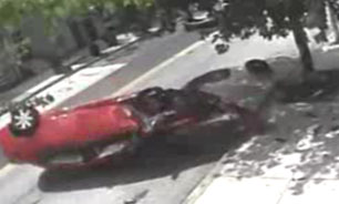 تصادف وحشتناک راننده معتاد به شیشه با درخت + فیلم