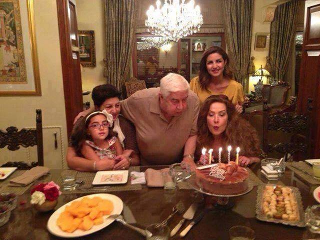 برگزاری جشن تولد ولید المعلم در منزل وی+عکس