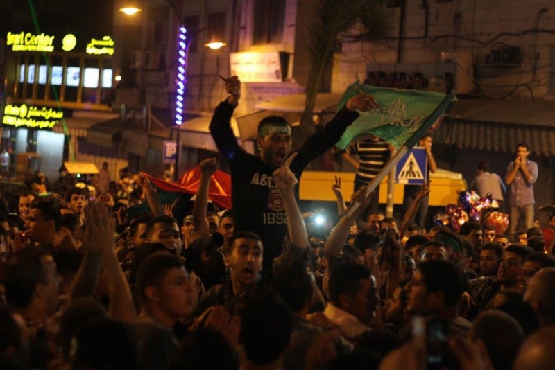 غزه غرق در شادی "اسارت افسر صهیونیست" + تصاویر