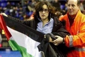 پرچم فلسطین در دست نوه «چه‌گوارا» +عکس