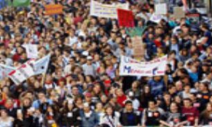تظاهرات هزاران تن در پاریس در اعتراض به سیاست‌های ریاضتی دولت