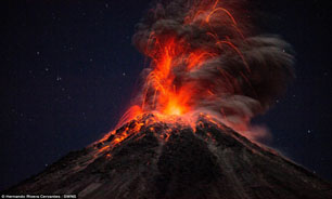 تصاویر مهیج گرفته شده از آتش‌فشان مکزیک از نمایی دیدنی