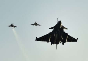 حملات هوایی فرانسه به تاسیسات نفتی داعش در رقه