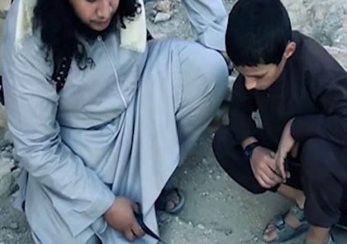 اعدام وحشیانه یک نوجوان توسط داعش +عکس