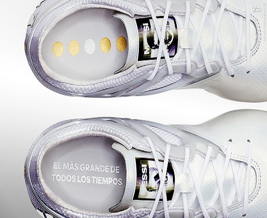 کفش‌ ویژه‌ برای‌ توپ‌ طلای‌ پنجم‌ مسی +عکس