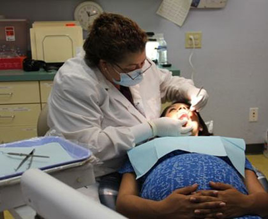 تأثیر هورمون های جنسی بر سلامت دندان زنان