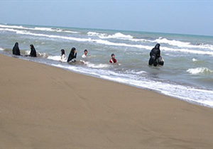 حکم شنای بانوان با حجاب در دریا