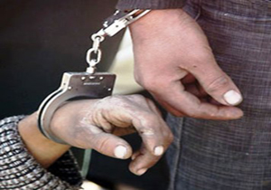 دستبند پلیس بر دستان 10 خرده فروش موادمخدر