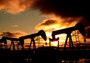 کاهش تولید نفت به ارزش طلای سیاه افزود