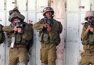 یورش نظامیان صهیونیست به دفتر یک رادیوی فلسطینی