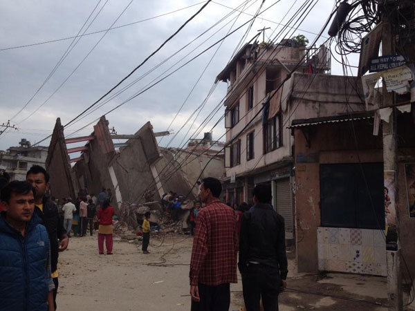 وقوع زمین لرزه بسیار شدید در نپال و هند + عکس