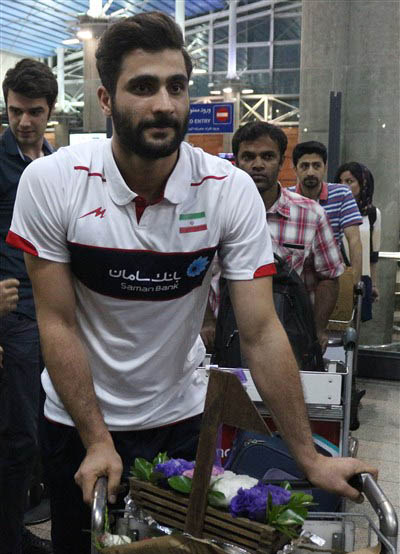 زیر 23 ساله‌ها با جام به ایران آمدند