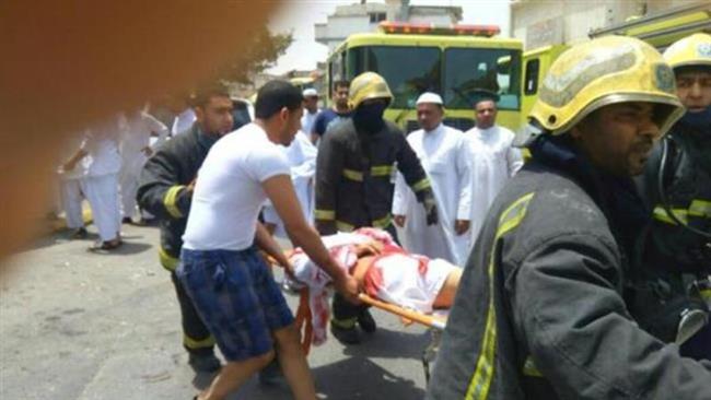انفجار در مسجد شیعیان در عربستان بیش از 25 شهید و زخمی برجای گذاشت/ وزارت کشور عربستان وقوع این انفجار را تاييد کرد