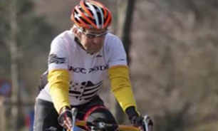 خانه‌نشینی وزیر خارجه آمریکا/ حادثه برای "کری" در حین دوچرخه‌سواری + فیلم