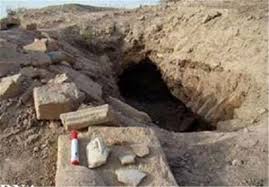 کشف آثار تاریخی از یک حفاری غيرمجاز در فاریاب